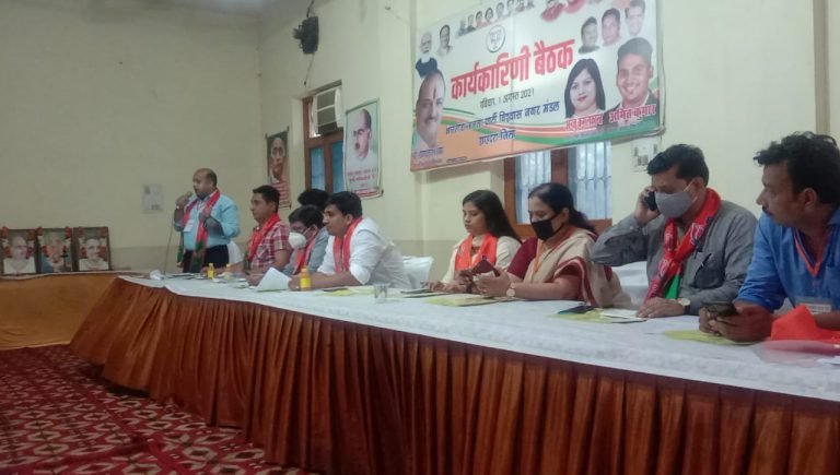 विश्वास नगर की बैठक में पहुंचे कंवर सेन और ओ.पी .शर्मा