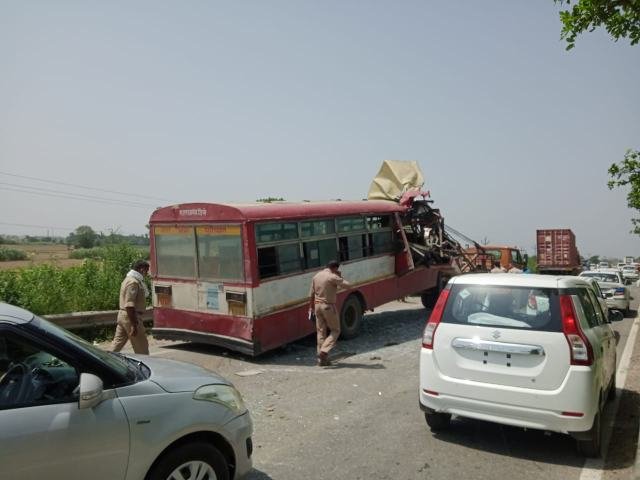 bus_truck_accedent