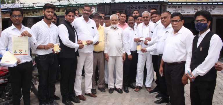 वोट के लिए रिझाने में जुटे प्रत्याशी