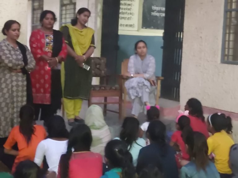 स्कूलों में बच्चों को गुड टच व बैड टच के बारे में बताया जाएगा