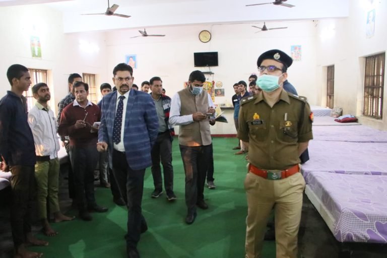 जिला जज, जिलाधिकारी व एसएसपी ने किया राजकीय सम्प्रेषण गृह किशोर का निरीक्षण