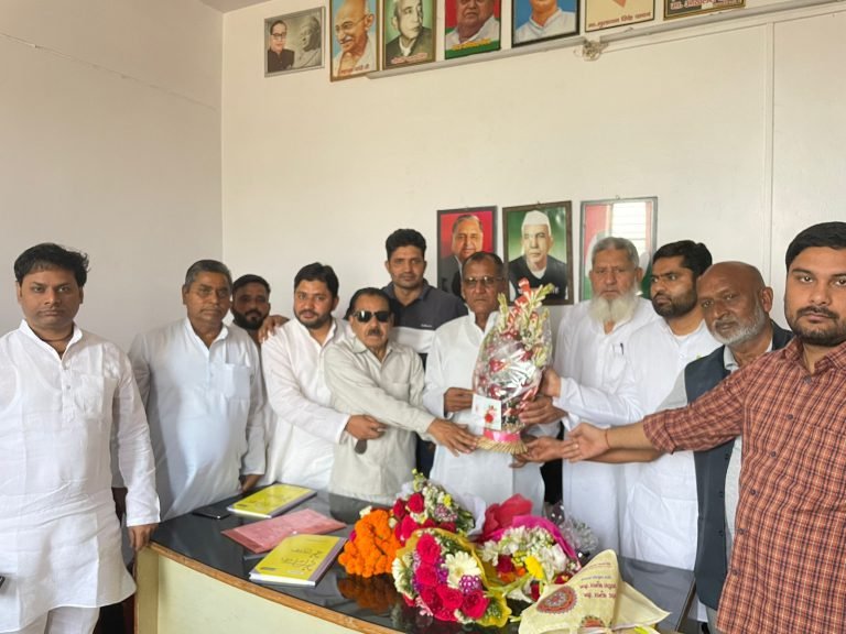 सरधना नगर पालिका अध्यक्ष पद के लिए सपा से प्रत्याशी सबीला बेगम को हुआ सिंबल