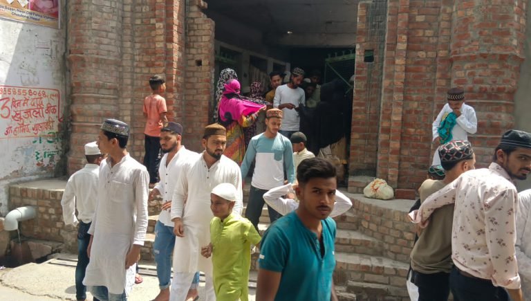 धौलाना क्षेत्र में शांति पूर्ण हुई अलविदा की नमाज, पुलिस रही मुस्तैद
