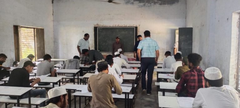 संयुक्त निदेशक द्वारा किया गया गुरूकुल सर्वोदय इण्टर कॉलिज पांचली का निरीक्षण