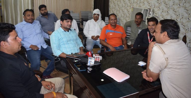 कंकरखेड़ा इंस्पेक्टर से मिले उपज के पदाधिकारी