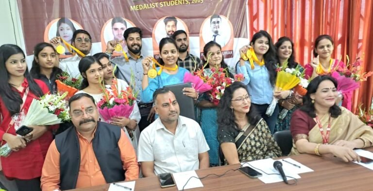 रुद्रा ग्रुप : मेरठ के 8 मेधावियों ने दीक्षान्त समारोह में प्राप्त कियें स्वर्ण पदक, 11 अन्य मेेधावियों ने भी प्राप्त किये द्वितीय एवं तृतीय स्थान