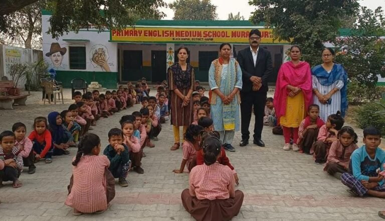 रैली निकालकर ग्रामीणों को विधिक साक्षरता के लिए जागरूक किया