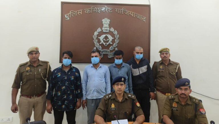 लूट करने वाले 5 लोगों को पुलिस ने किया गिरफ्तार