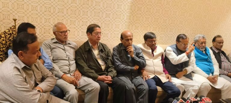व्यापारियों को संबोधित करने पहुंचे भाजपा व्यापार प्रकोष्ठ के संयोजक विनीत शारदा