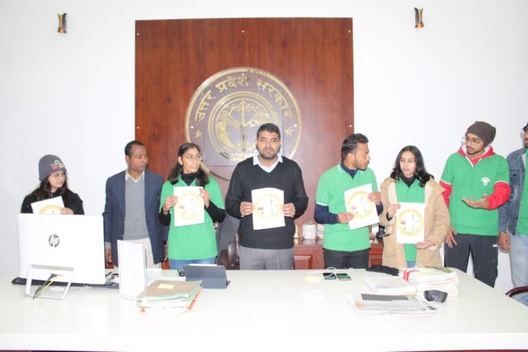 जिलाधिकारी ने किया एनवायरमेंट क्लब के द्वारा वन विभाग मेरठ के सहयोग से मांझा त्यागो अभियान का शुभारंभ