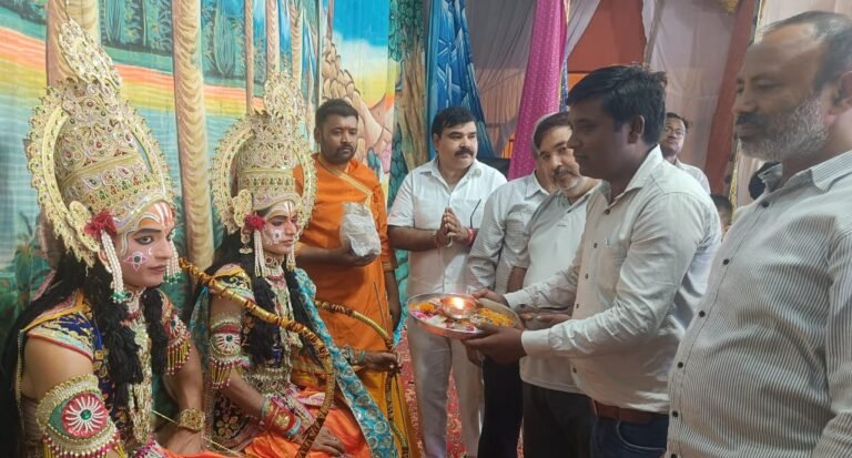 रामलीला में विश्वामित्र आगमन, ताड़का वध, मारिच सुबाहु वध की लीला का हुआ मंचन
