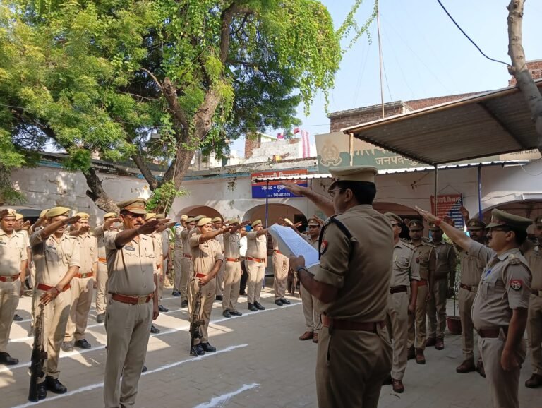 सीओ सहित अन्य अधिकारियों ने राष्ट्रपिता महात्मा गांधी एवं लालबहादुर शास्त्री की मनाई जयंती