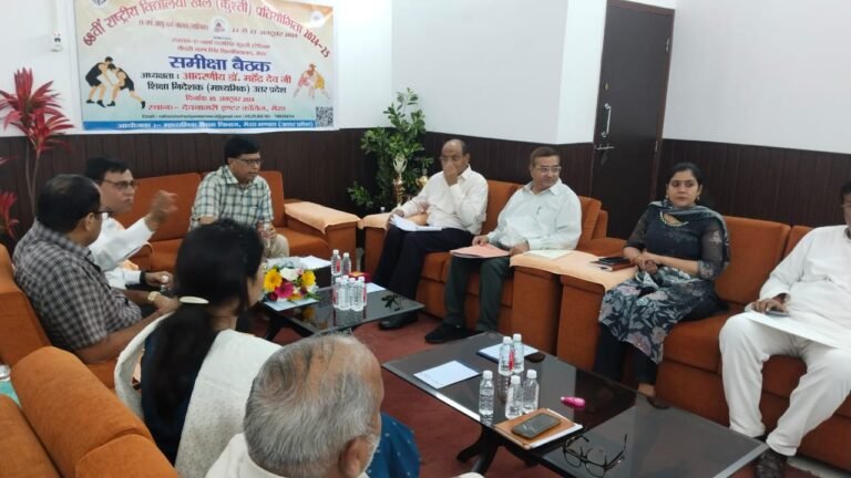 शिक्षा निदेशक ने की 68 वीं राष्ट्रीय विद्यालययी कुश्ती प्रतियोगिता तैयारियों की समीक्षा