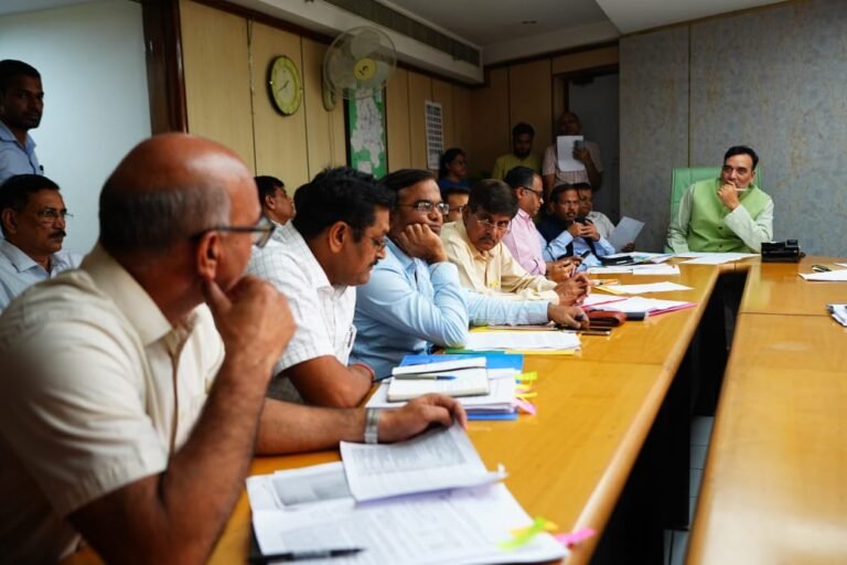 दिल्ली में बढ़ते वायु प्रदूषण के मद्देनजर पर्यावरण मंत्री ने संबंधित विभागों के साथ बैठक कर दिए निर्देश