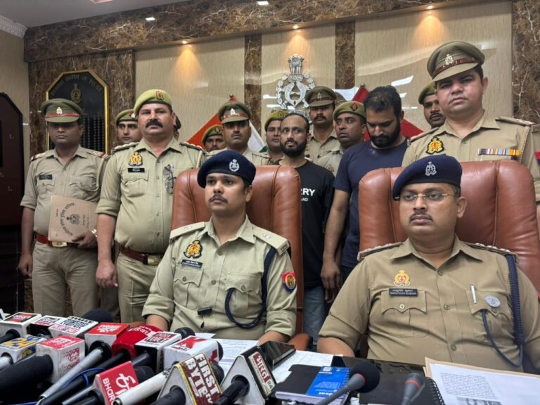 अवैध शस्त्र फैक्टरी का भंडाफोड़,अन्तर्राजीय हथियार तस्कर गिरफ्तार ,भारी तादात में बने -अधबने तमंचे और पिस्टल बरामद