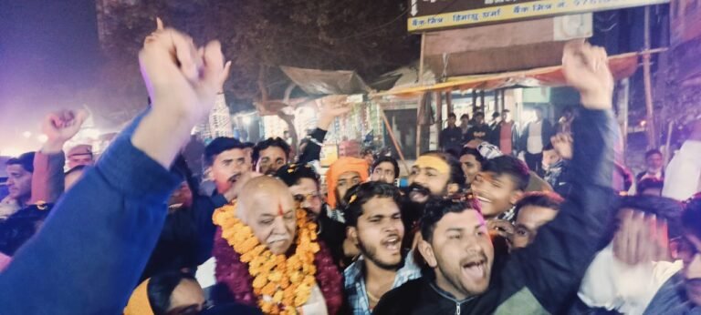 डॉ प्रवीण तोगड़िया का शिकारपुर जहांगीराबाद चुंगी पर किया गया भव्य स्वागत।