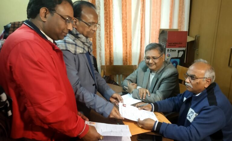 श्री चंडी मदिर चुनाव में दोनों गुटों के प्रत्याशियों नें नामकंन पत्र जमा कियें