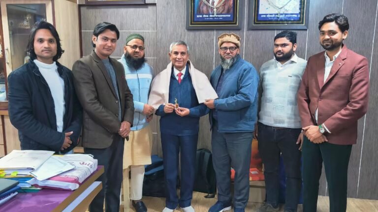 शहीदों के लिए उत्कृष्ट कार्य करने वाले डॉ. अतुल कृष्ण को किया सम्मानित