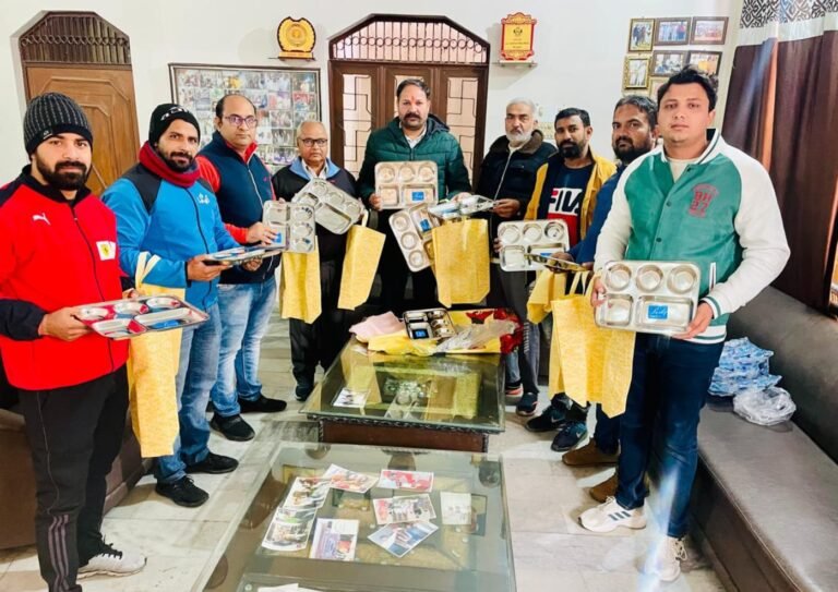 एक थाली एक थैला कुंभ मेला न हो मैला, थैला और थाली का दान प्रकृति का हो सम्मान