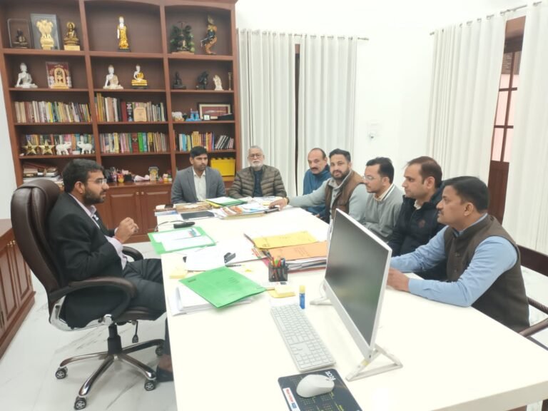 जिलाधिकारी की अध्यक्षता में संपन्न हुई जिला स्तरीय स्थायी समिति की बैठक