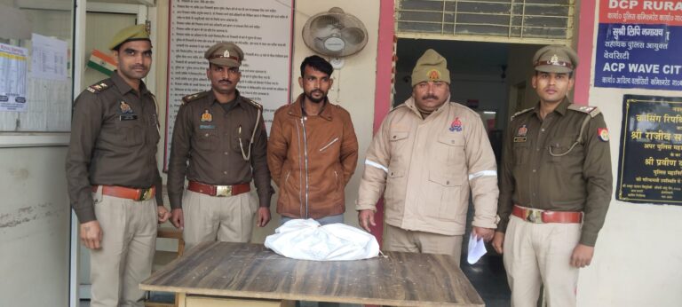 चोरी के सामान के साथ एक शातिर चोर गिरफ्तार, भेजा जेल