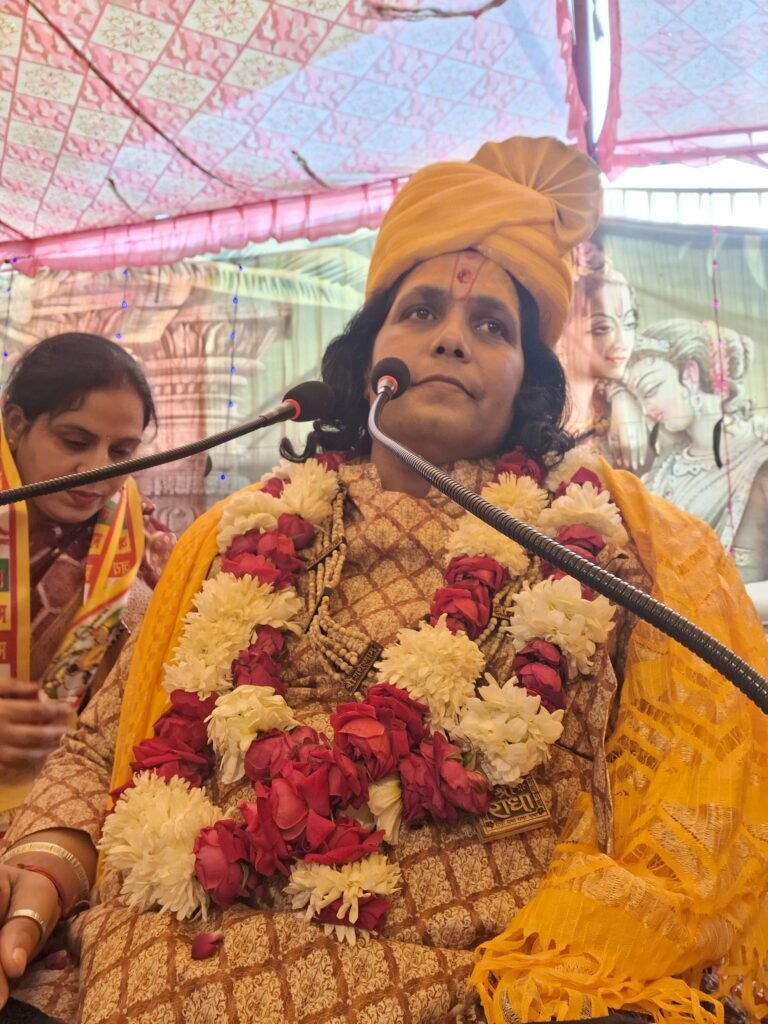 गुलावठी में चल रही भागवत कथा के पंचम दिवस में पंडित सोनेन्दर कृष्ण शास्त्री जीvमहाराज ने कृष्ण की बाल लालाओं का वर्णन किया