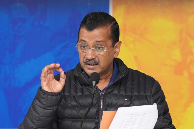 यह चुनाव काम और गाली-गलौज की राजनीति के बीच होगा, जनता का विश्वास हमारे साथ, हम जरूर जीतेंगे – केजरीवाल
