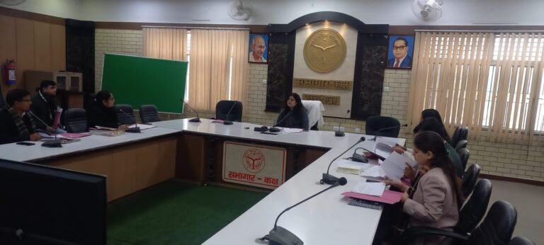 मुख्यमंत्री बाल सेवा योजना को लेकर के जिलाधिकारी के द्वारा की गई समीक्षा
