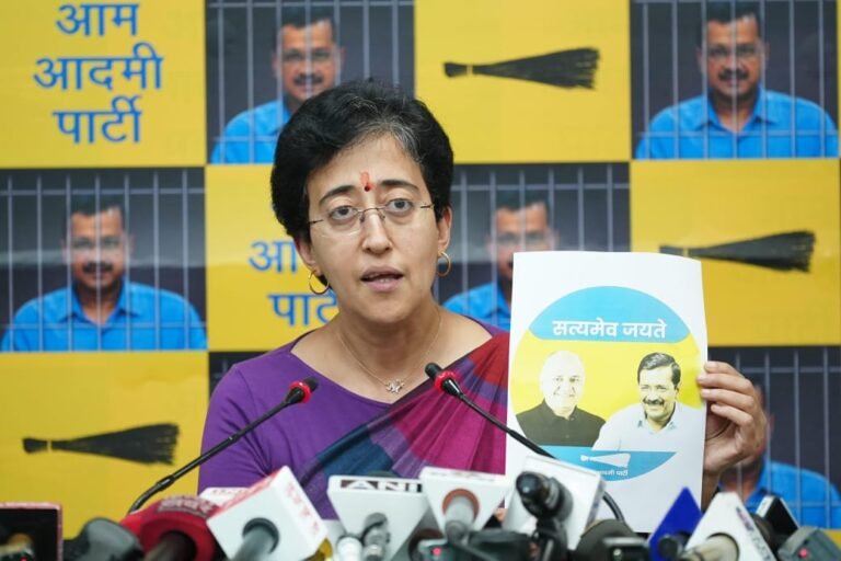 आम आदमी पार्टी और अरविंद केजरीवाल ने दिल्ली की जनता के साथ गठजोड़ किया हुआ है