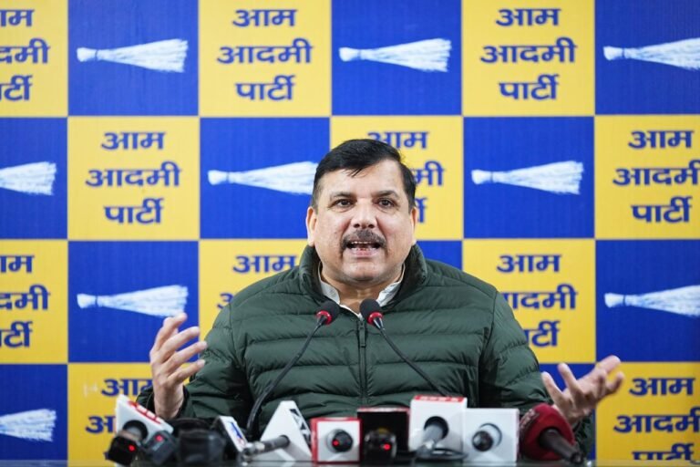 ‘‘आप’’ की सरकार जनता के लिए और मोदी सरकार अडानी के लिए काम करती है- संजय सिंह