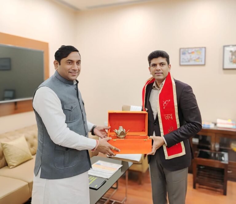 राज्यमंत्री ऊर्जा डा0 सोमेंद्र तोमर ने केंद्रीय राज्यमंत्री चंद्रशेखर पेम्मासानी से की आत्मीय भेंट, महाकुंभ 2025 में सम्मिलित होने का दिया निमंत्रण
