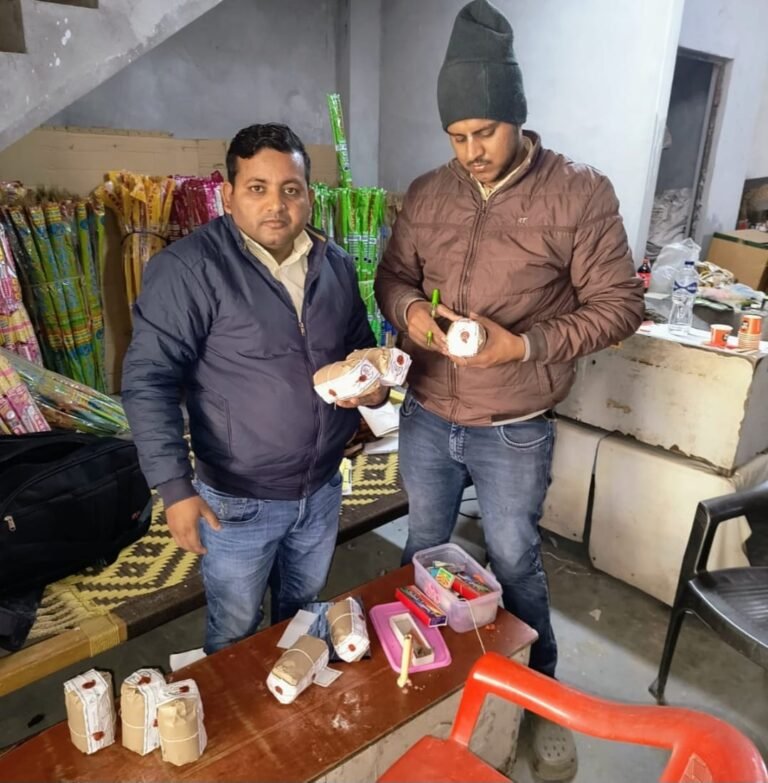 खाद्म सुरक्षा सहायक आयुक्त कर रहे थे छापामार कार्रवाई का नेतृत्व