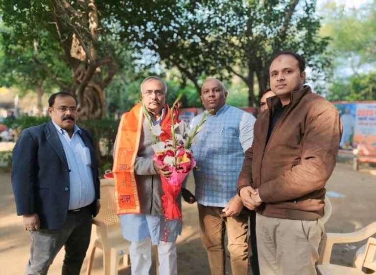 काजी शादाब ने भारतीय जनता पार्टी के पूर्व राष्ट्रीय महामंत्री संजय विनायक जोशी से की मुलाकात