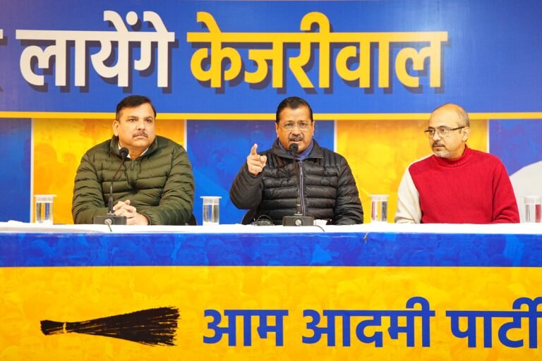 आपका वोट आपके बच्चों और देश का भविष्य तय करता है, किसी को भी वोट दे देना, लेकिन वोट ख़रीदने वाले को मत देना- केजरीवाल