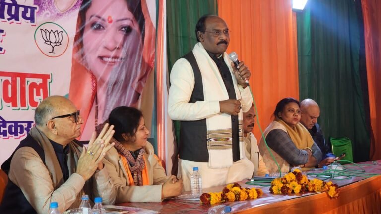 लाल सिंह आर्य ने देव तुल्य भाजपा कार्यकर्ताओ शपथ दिलाते हुए युद्ध स्तर पर चुनाव में कूदने को कहा