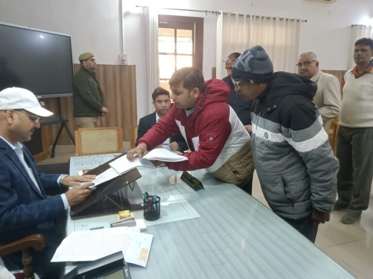 जिलाधिकारी की अध्यक्षता में संपन्न हुई जिला सैनिक बंधु की बैठक