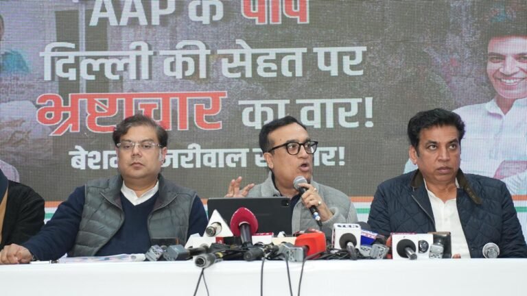 दिल्ली की सेहत पर, किया भ्रष्टाचार का वार – बेशर्म केजरीवाल सरकार