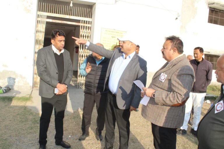 जिलाधिकारी ने किया आईटीआई साकेत तथा कंकरखेडा स्थित मार्शल पिच में ईवीएम/वीवीपैट वेयर हाउस का मासिक निरीक्षण