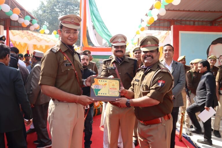 गणतंत्र दिवस के अवसर पर रिजर्व पुलिस लाइन में भव्य परेड का किया गया आयोजन।