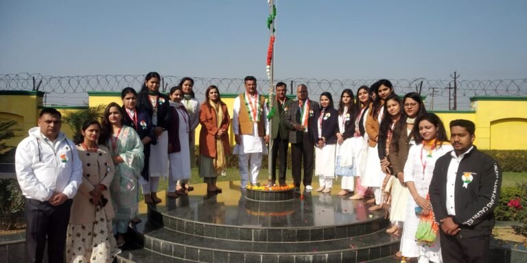 जनपद में गणतंत्र दिवस पर फहराया गया तिरंगा,स्कूलों में हुए देश भक्ति कार्यक्रम