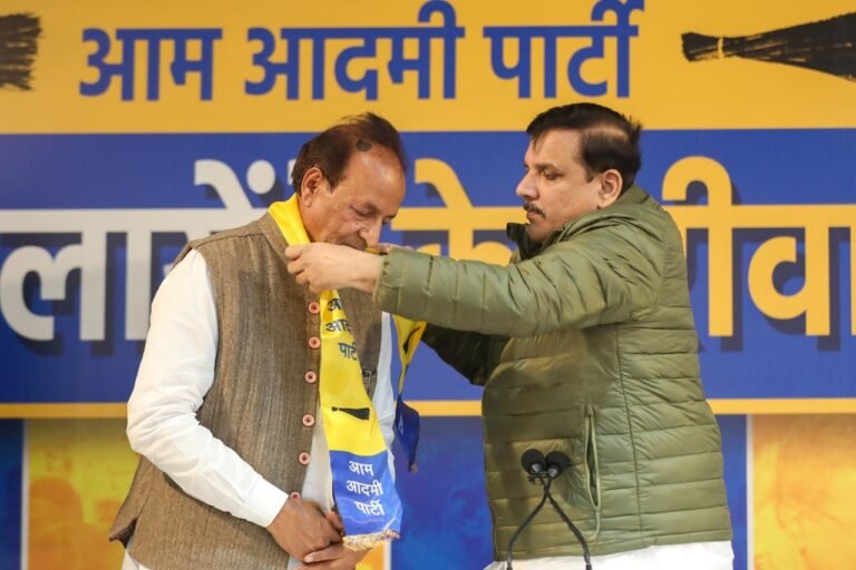एसपी भारद्वाज ने नजफगढ़ से ‘‘आप’’ प्रत्याशी तरूण यादव को अपना समर्थन देकर अपना नाम वापस ले लिया है- संजय सिंह