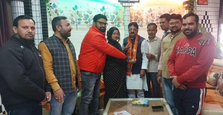 संगठन में कार्य करने वाले वरिष्ठ कार्यकर्ताओं का किया सम्मानित