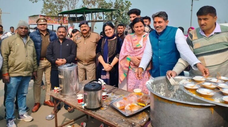 पूर्व भाजपा विधायक कमल मलिक ने लगाया भंडारा