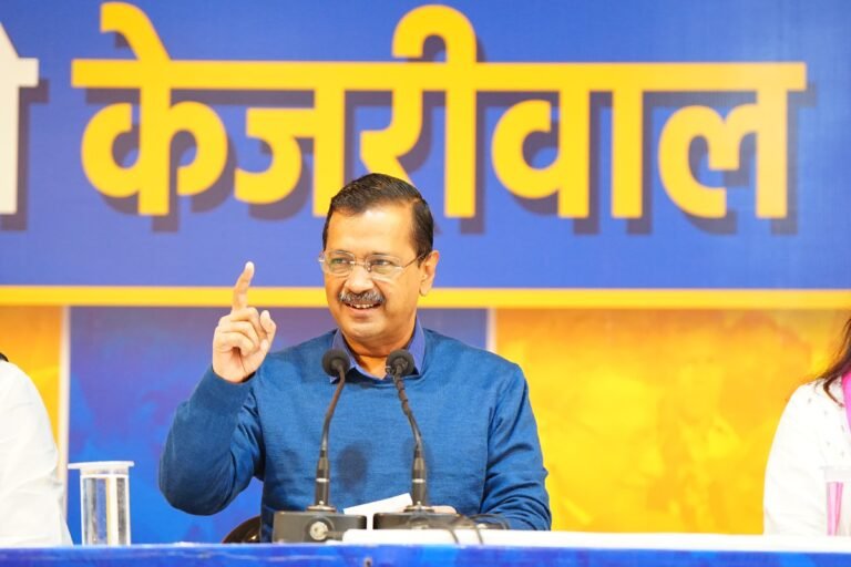 भाजपा की गंदी नजर आपकी झुग्गी और जमीनों पर है, अगर ये आ गए तो आपकी झुग्गी तुड़वाकर जमीन अपने दोस्तों को दे देंगे- केजरीवाल