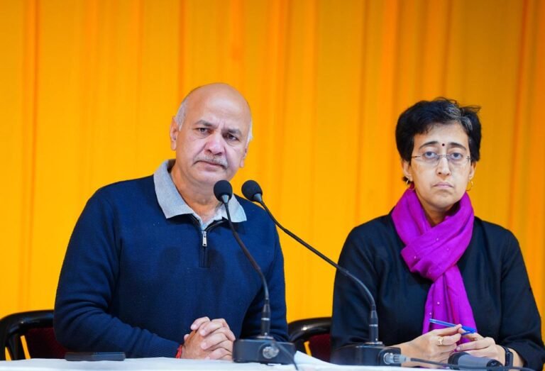 मुख्य चुनाव आयुक्त अपनी सोती हुई आत्मा को जगाएं, आज देश का लोकतंत्र उनके हाथ में है, यह बचेगा या नहीं, देश देख रहा है- सीएम आतिशी