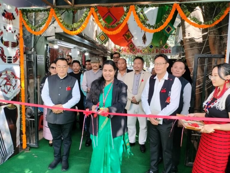 स्थानीय उद्यमियों और महिलाओं के आर्थिक सशक्तिकरण का प्रतीक