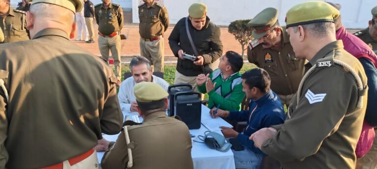 राष्ट्रीय क्षय रोग उन्मूलन कार्यक्रम के अंतर्गत पुलिस लाइन में लगाया गया स्वास्थ्य शिविर