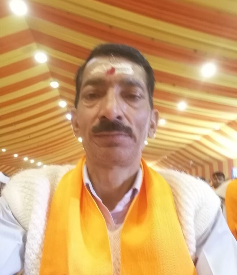डॉ रविन्द्र राणा ने त्रिवेणी में स्नान कर आस्था की डुबकी लगाई