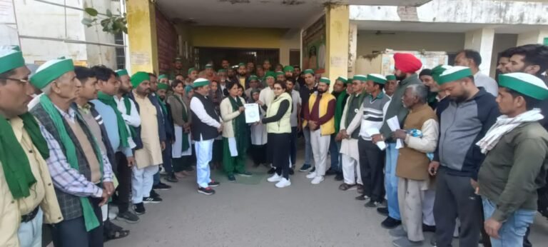 भारतीय किसान यूनियन टिकैत की मासिक पंचायत के दौरान एसडीएम संबंधित ज्ञापन दिया गया