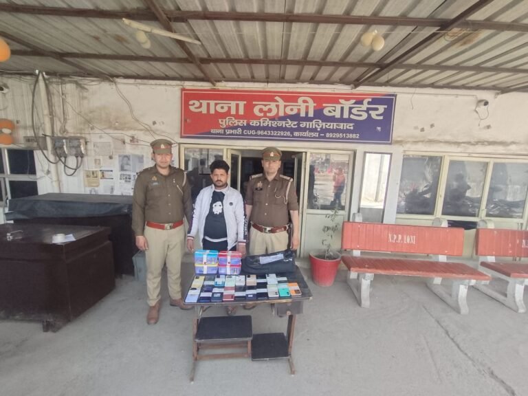 ट्रेन व बस में चोरी करने वाला शातिर गिरफ्तार